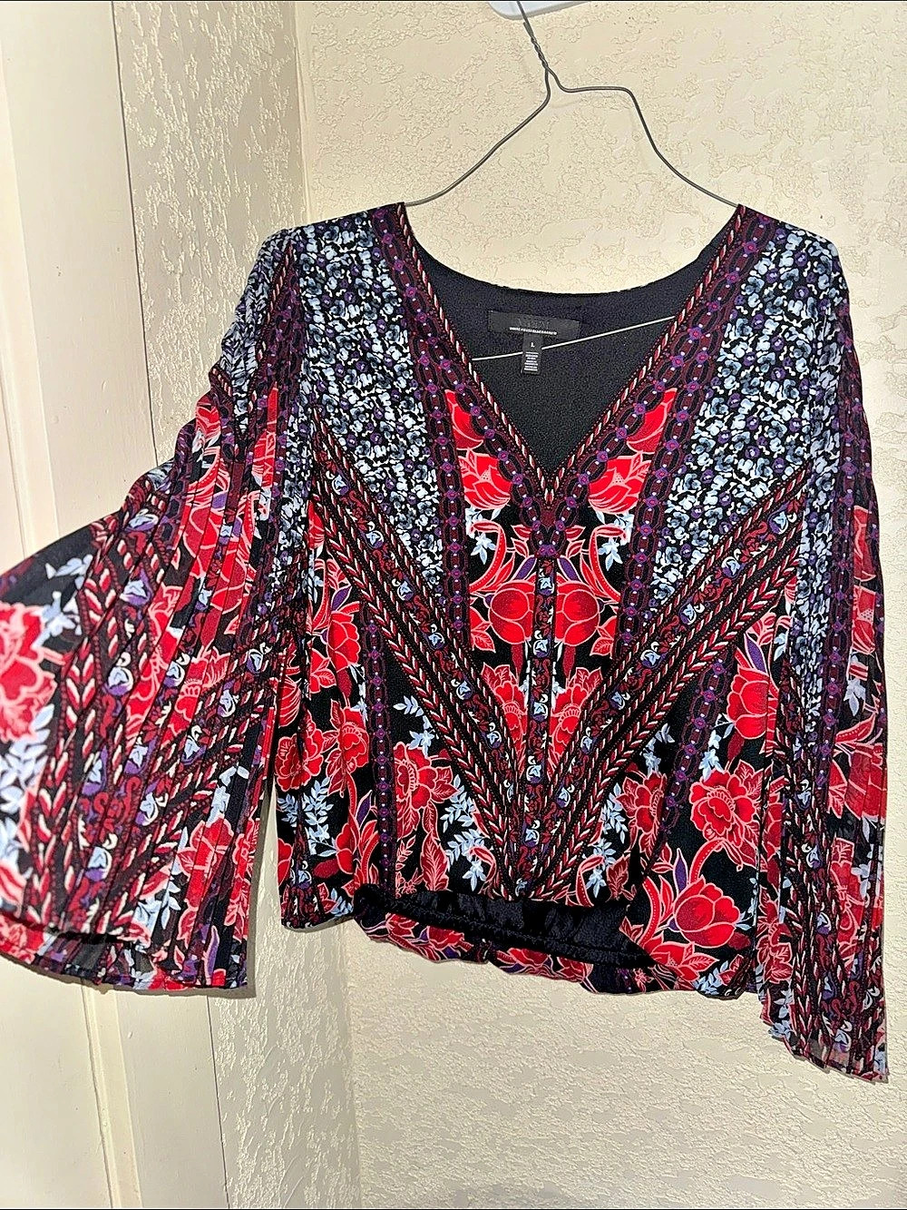White House Black Market Floral Pleated Bell Sleeve Chiffon Blouse